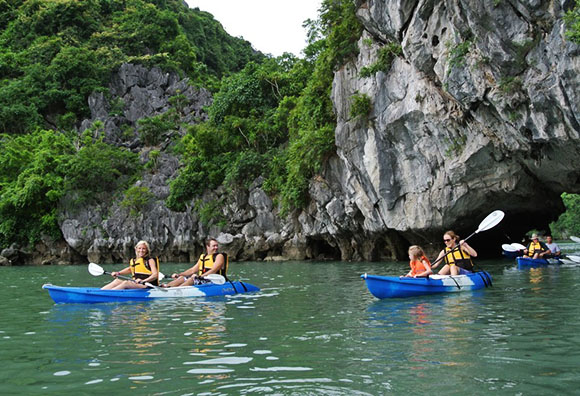 Kayak Hạ Long