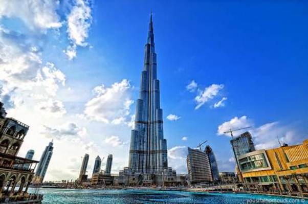 Tòa tháp Burj Khalifa