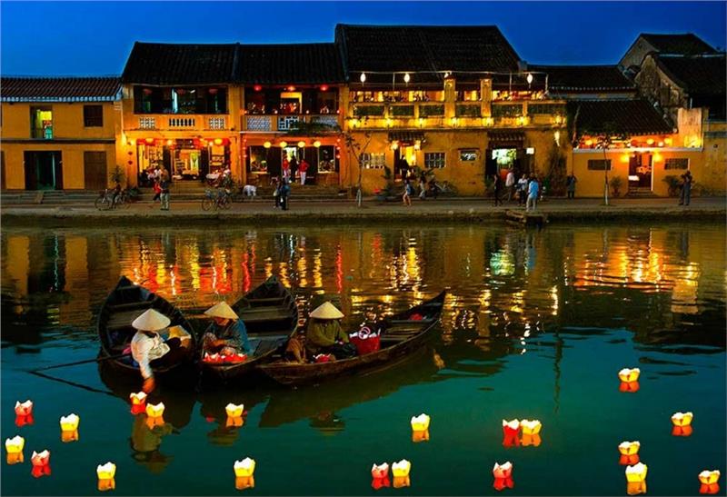 hội an về đêm
