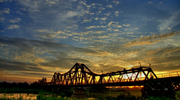 Cầu Long Biên