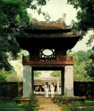 Tour du lịch Hà Nội: Sài Gòn - Hà Nội - Đền Hùng - Tràng An - Kinh Bắc